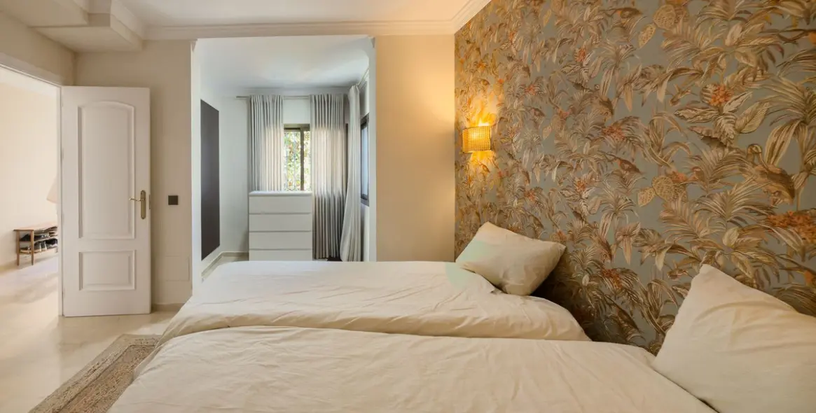 Продажа апартаментов на первом этаже в Elviria 17