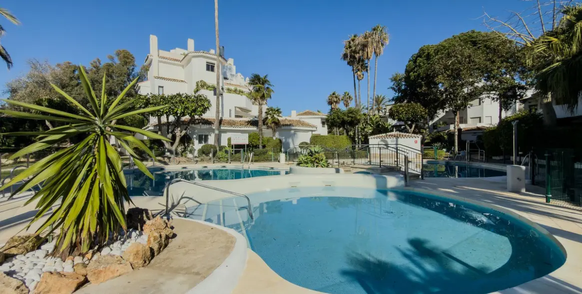 Продажа апартаментов на первом этаже в Elviria 22