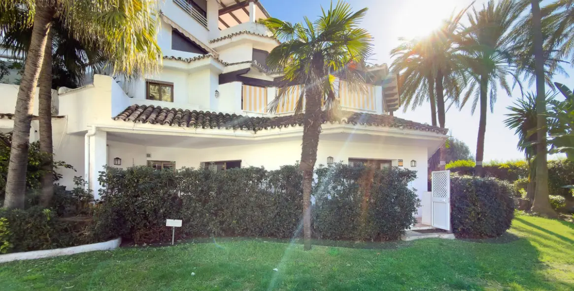 Продажа апартаментов на первом этаже в Elviria 23