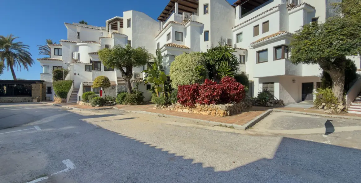 Продажа апартаментов на первом этаже в Elviria 26