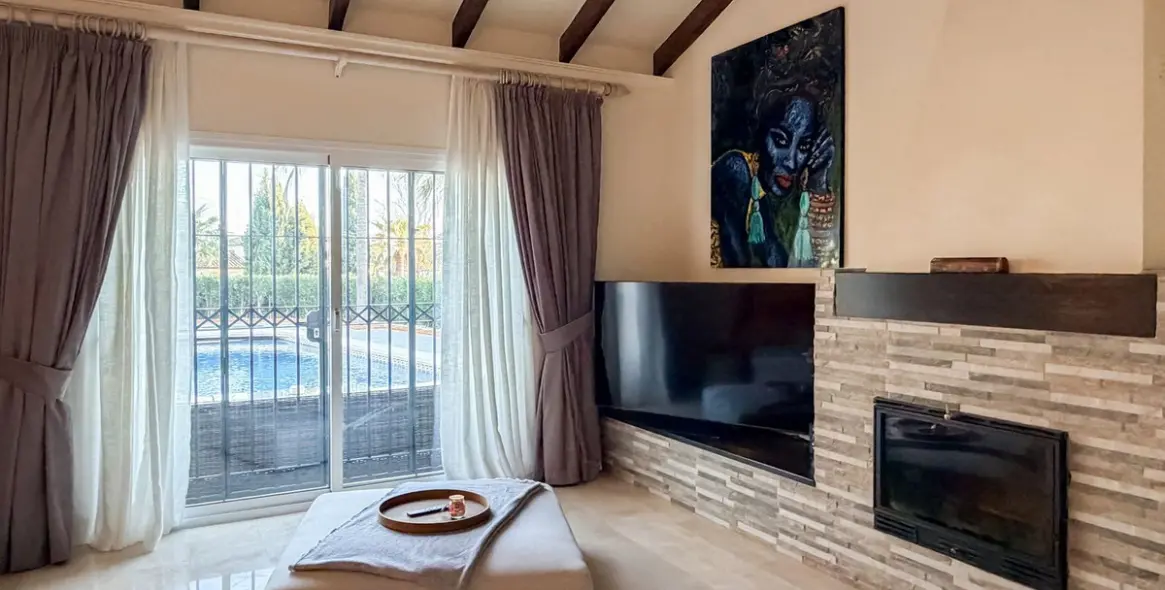 Sale of detached villa in Mijas Golf 9