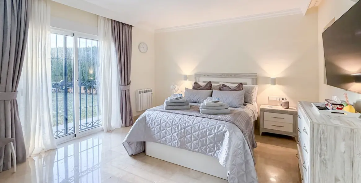 Sale of detached villa in Mijas Golf 14