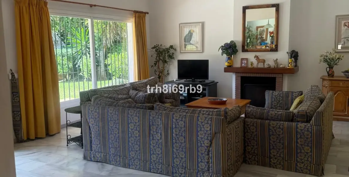 Продажа  отдельно стоящей виллы в Benamara 4