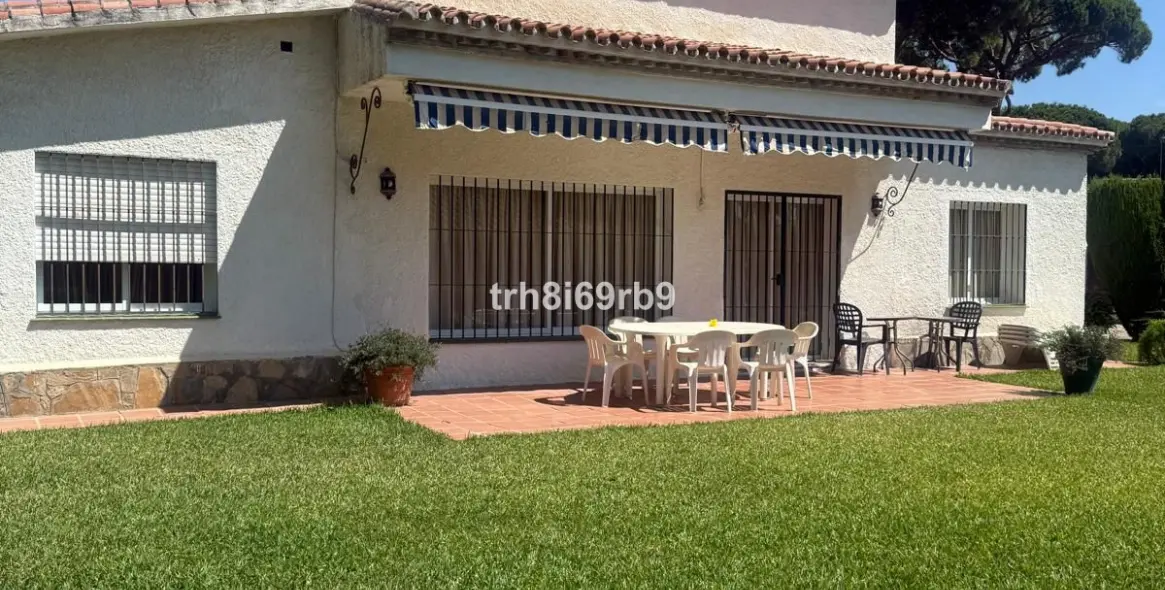 Продажа  отдельно стоящей виллы в Benamara 17