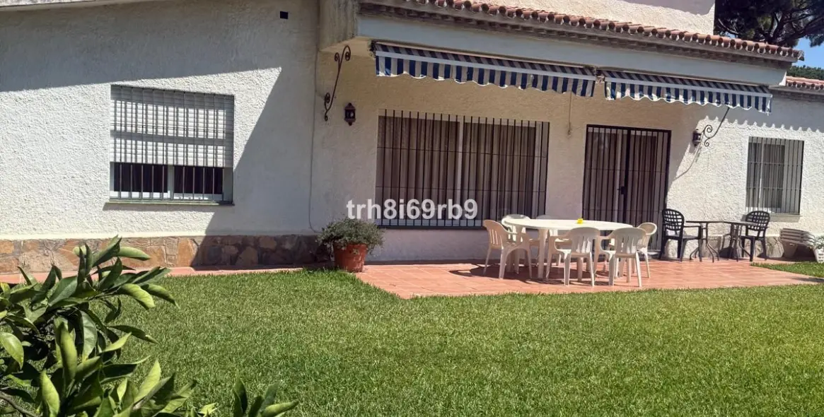 Продажа  отдельно стоящей виллы в Benamara 20