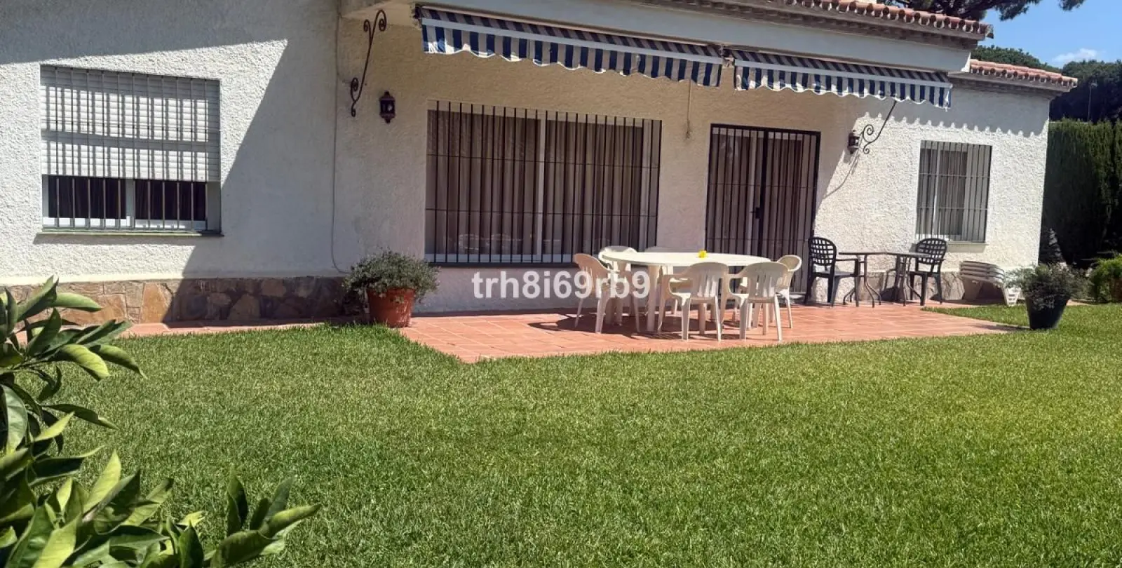 Sale of detached villa in Benamara 1