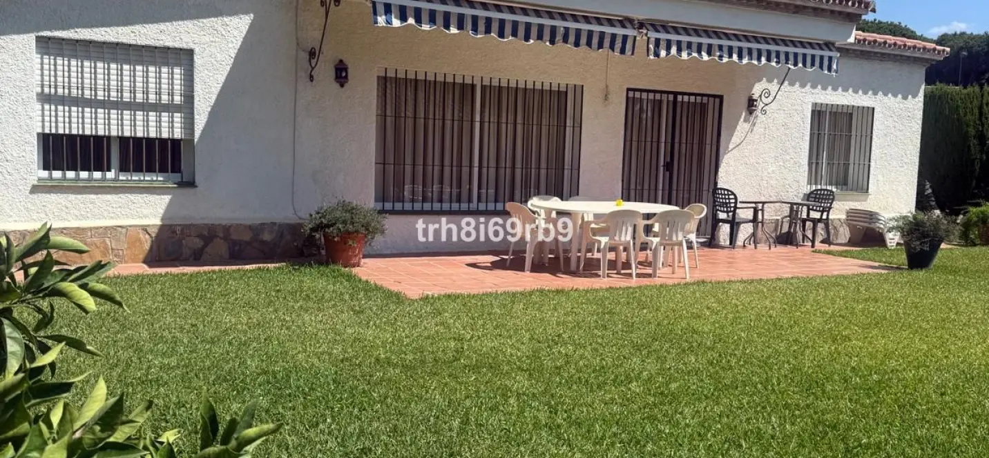 Sale of detached villa in Benamara 0