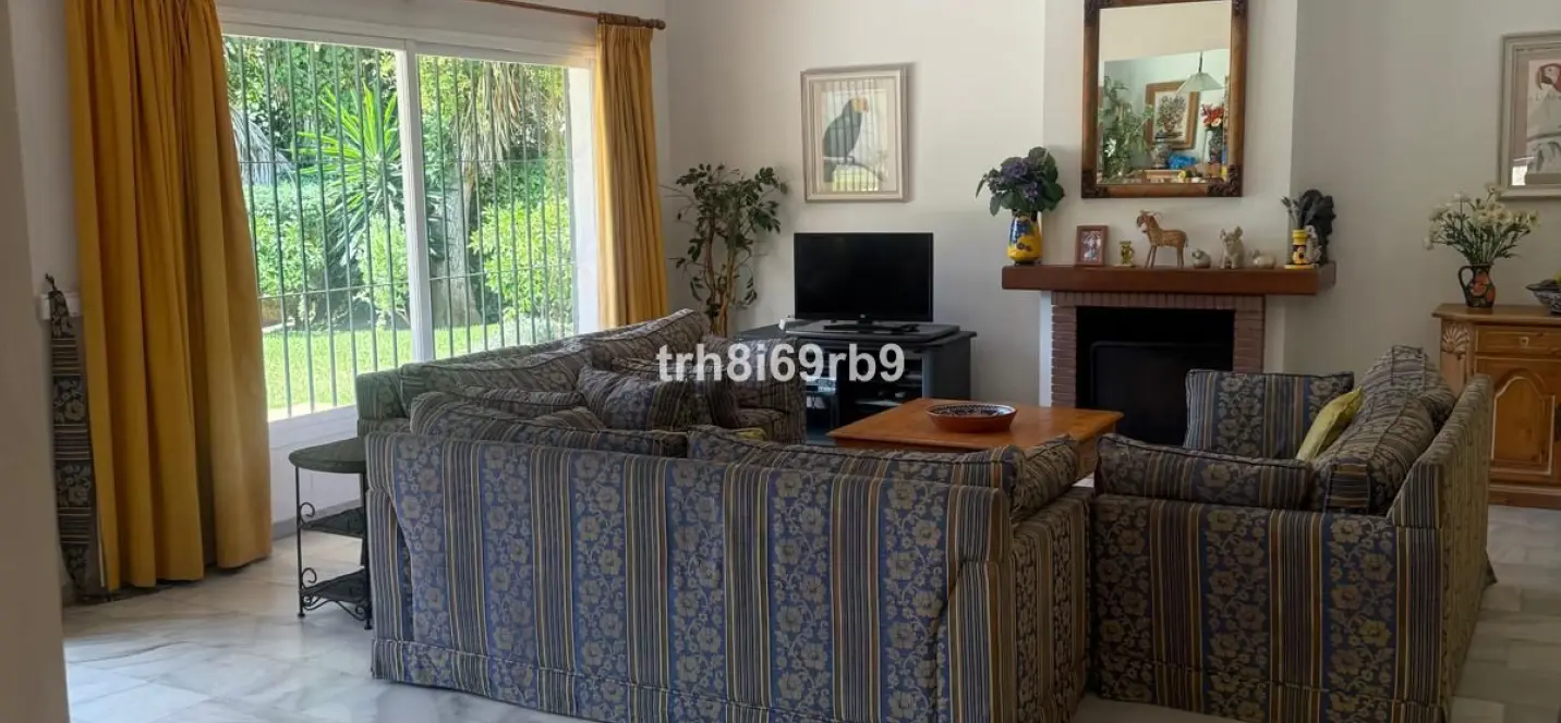 Sale of detached villa in Benamara 3