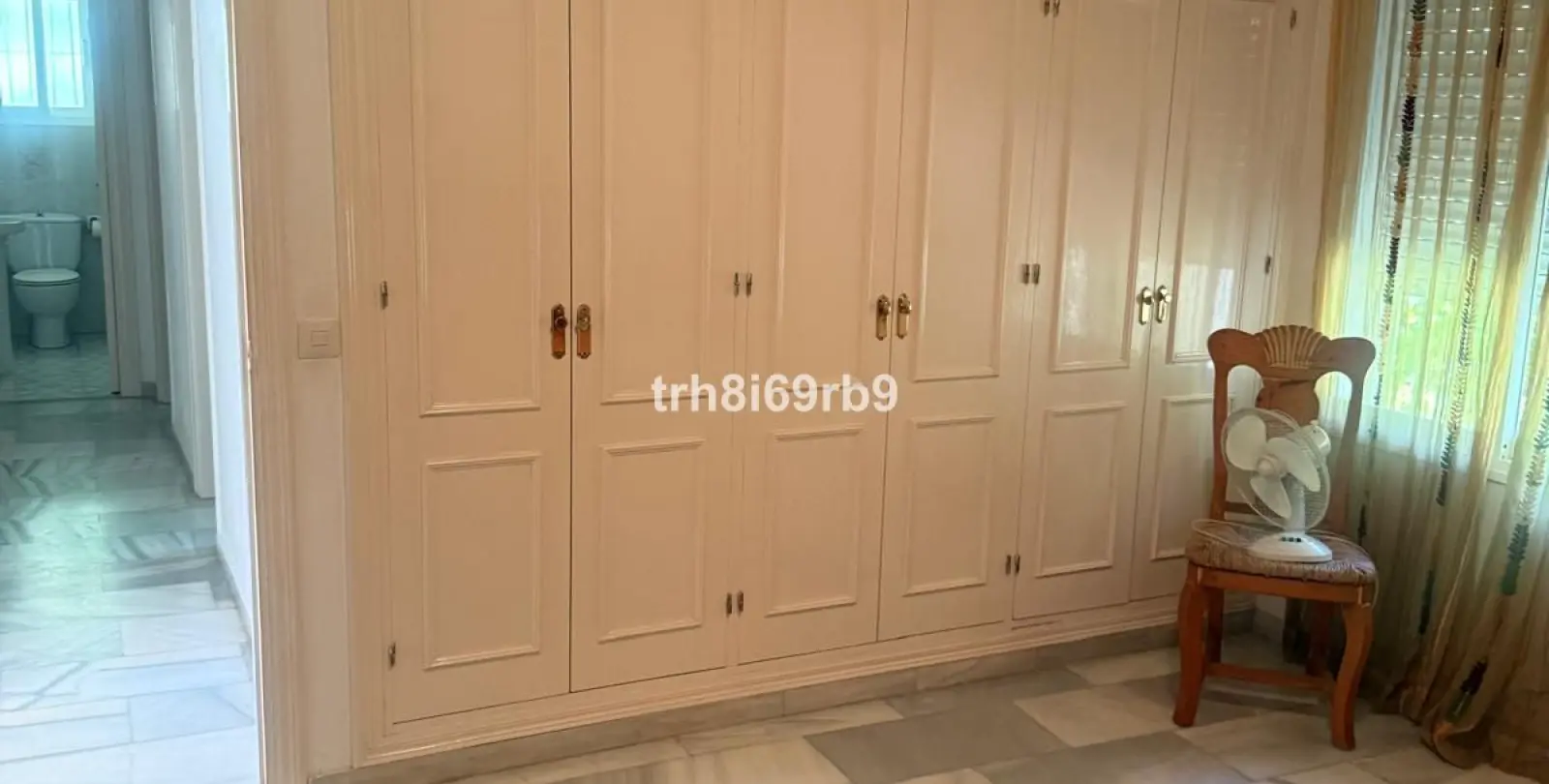 Sale of detached villa in Benamara 13