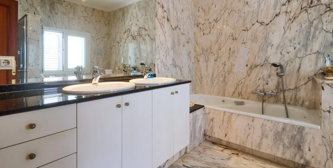 Venta de villa independiente en Mijas Costa 44