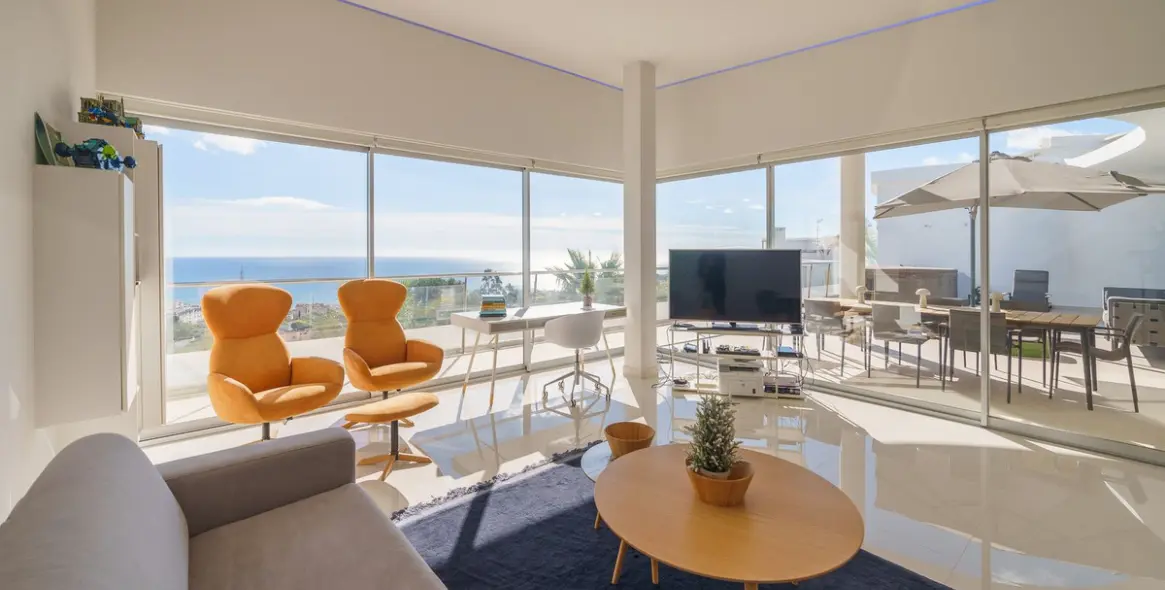 Sale of penthouse in Higueron 2