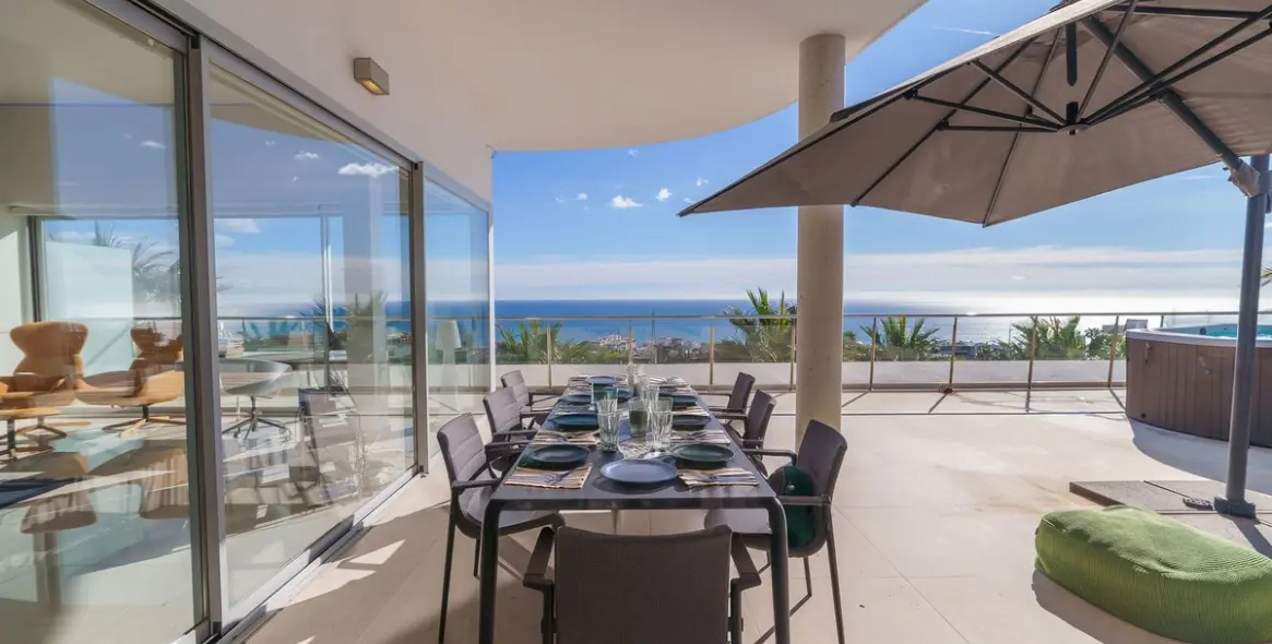 Sale of penthouse in Higueron 3