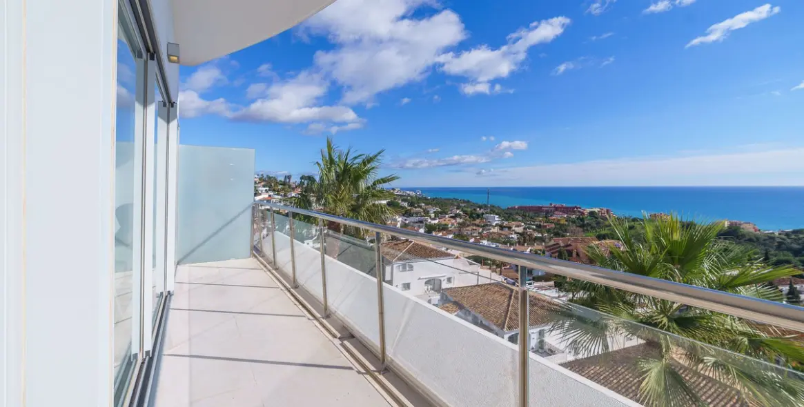 Sale of penthouse in Higueron 11