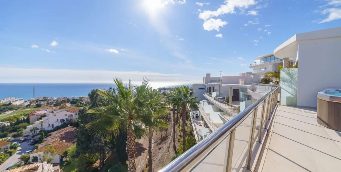 Sale of penthouse in Higueron 14