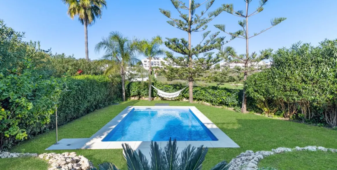 Продажа  отдельно стоящей виллы в Estepona 9