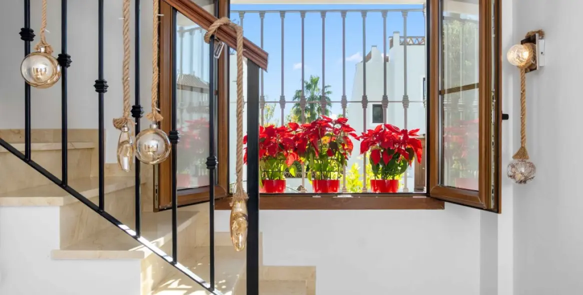 Продажа  отдельно стоящей виллы в Estepona 13