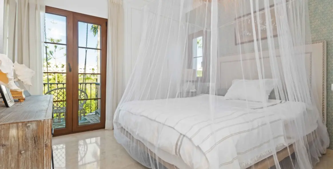 Продажа  отдельно стоящей виллы в Estepona 22