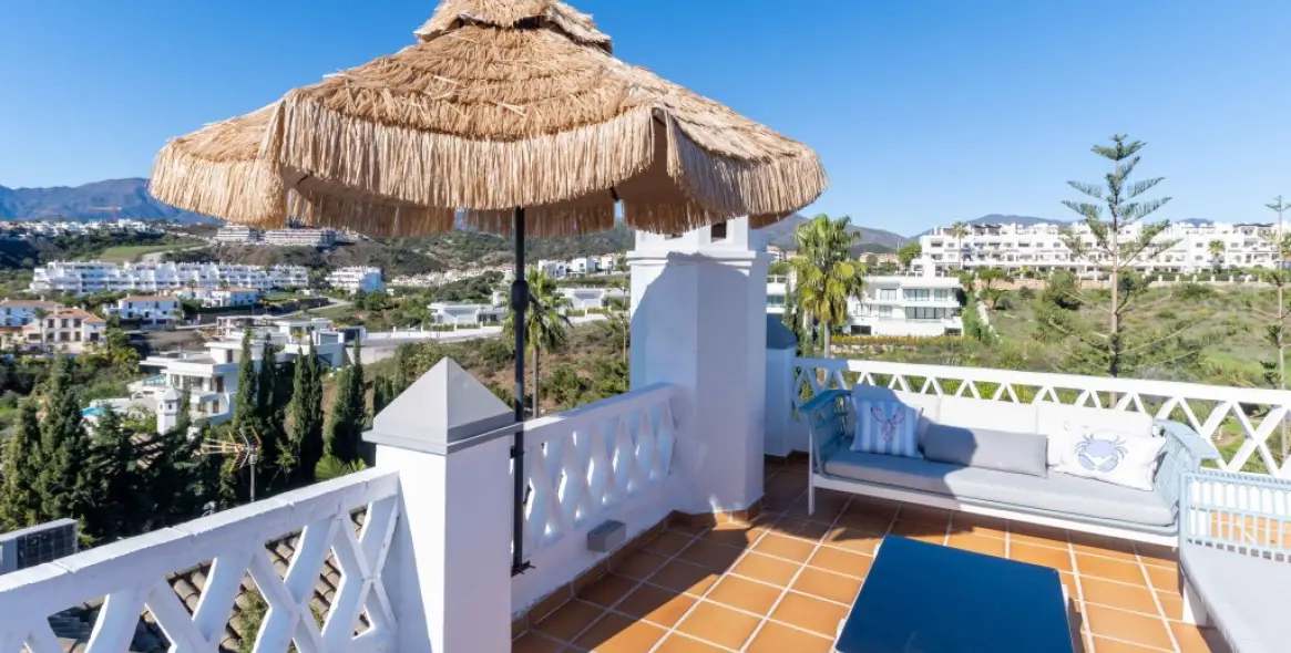 Продажа  отдельно стоящей виллы в Estepona 25