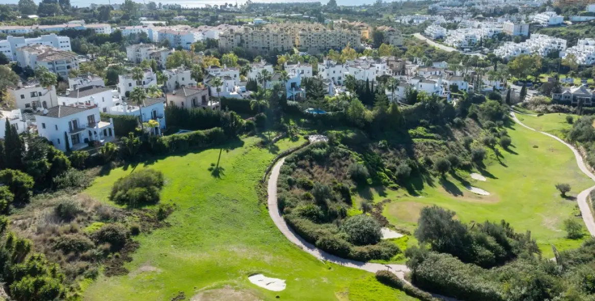 Продажа  отдельно стоящей виллы в Estepona 26