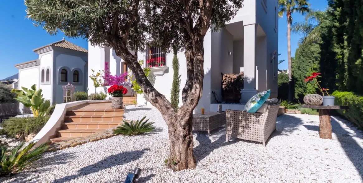 Продажа  отдельно стоящей виллы в Estepona 33