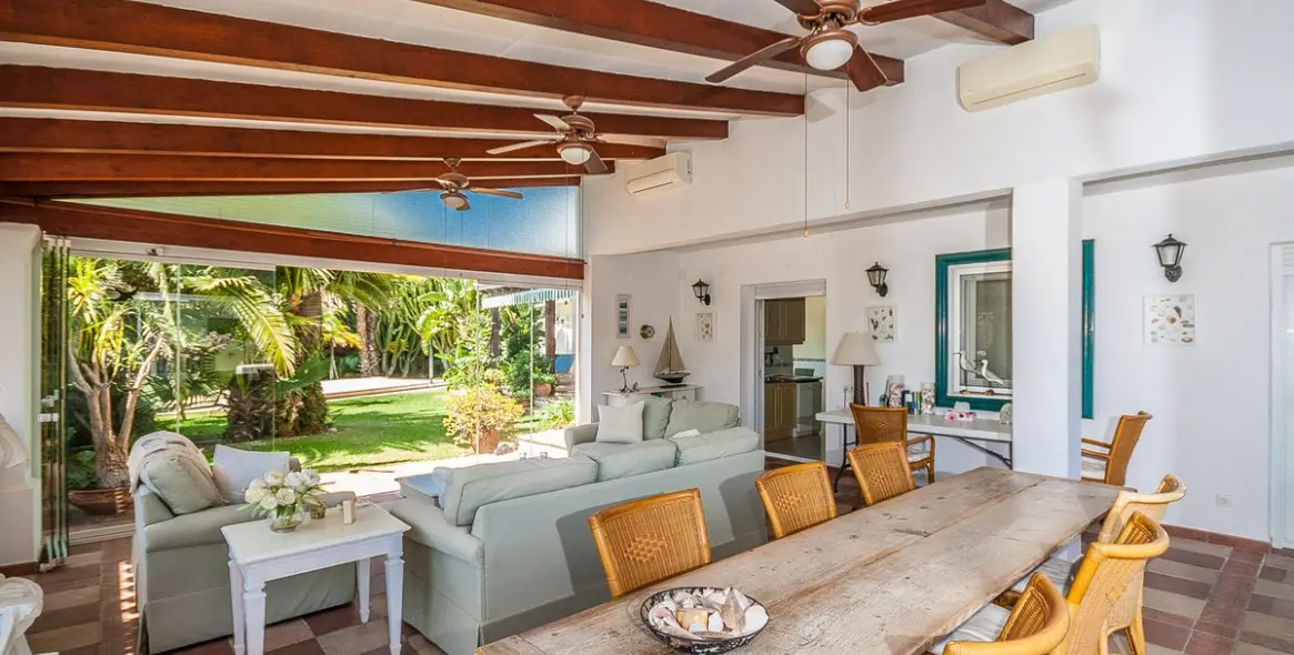 Sale of detached villa in Marbesa 3