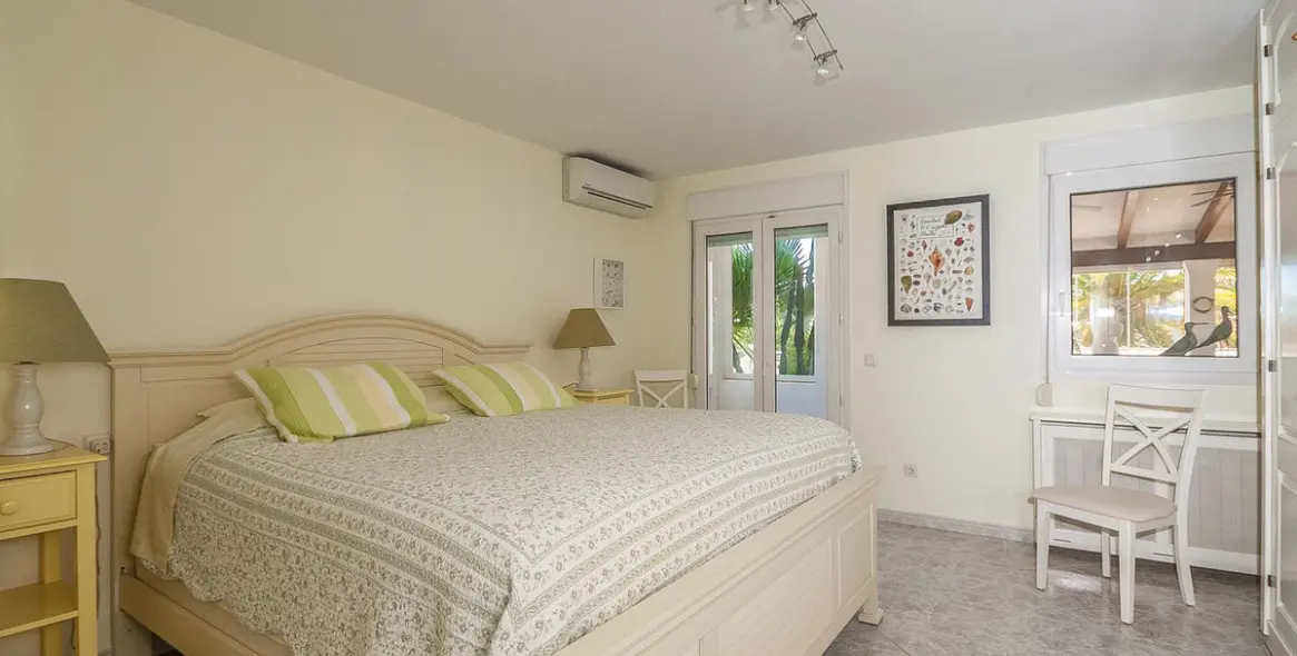 Sale of detached villa in Marbesa 15