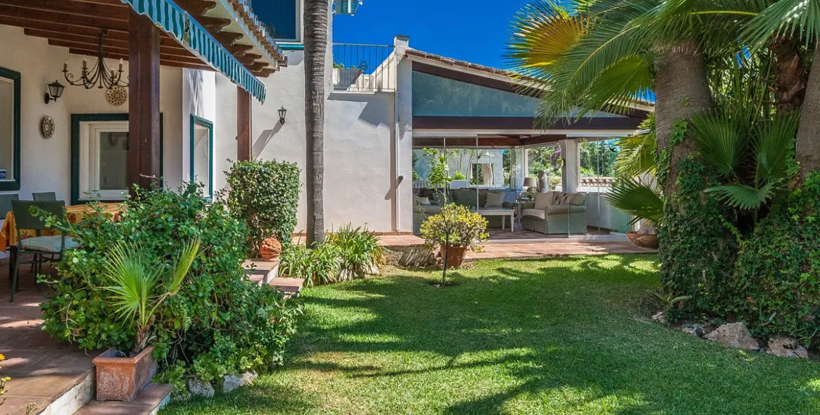 Sale of detached villa in Marbesa 20