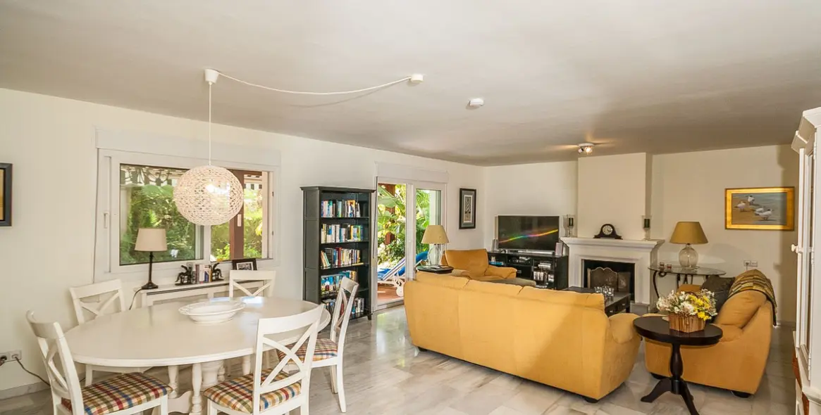 Venta de villa independiente en Marbesa 22