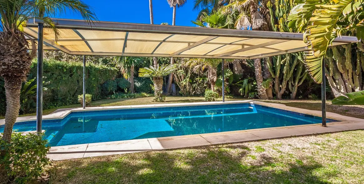 Venta de villa independiente en Marbesa 25