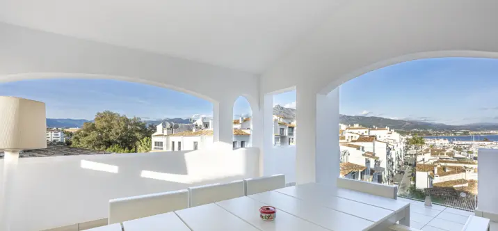 Sale of penthouse in Puerto Banús 3