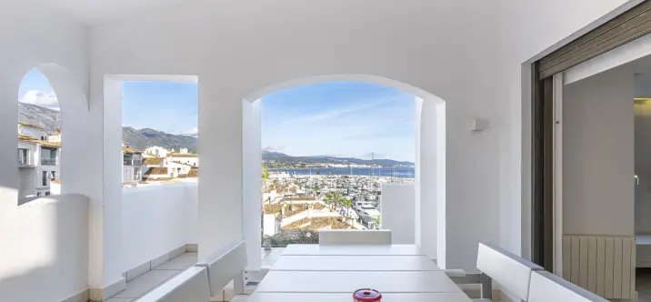 Sale of penthouse in Puerto Banús 4