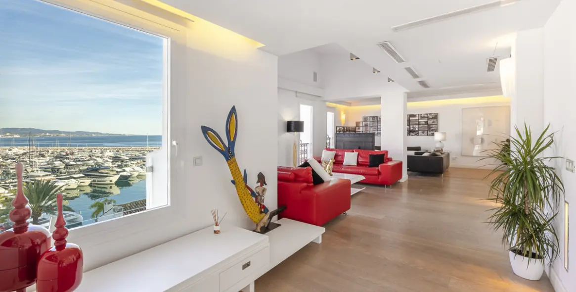 Sale of penthouse in Puerto Banús 13