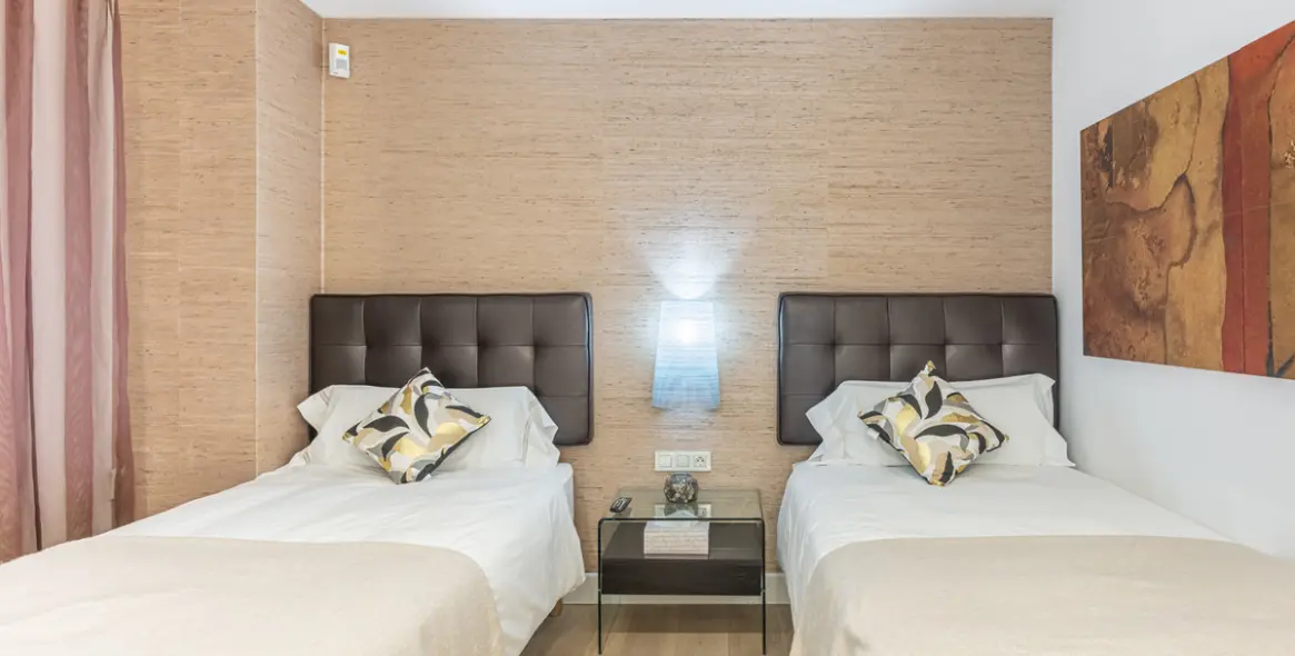 Venta de ático en Puerto Banús 33