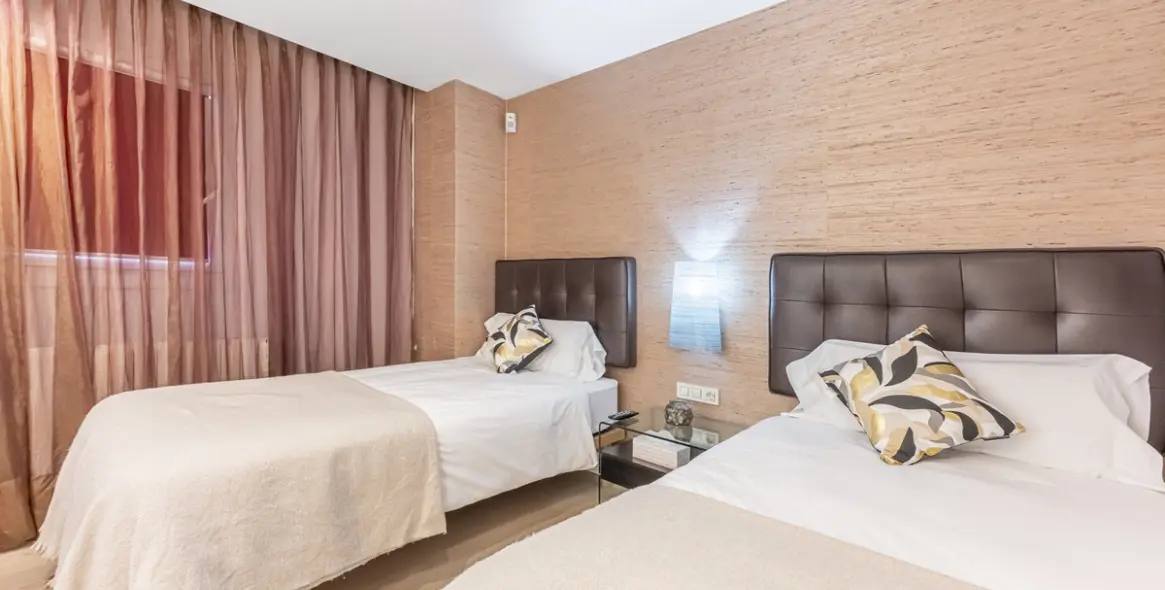 Venta de ático en Puerto Banús 34