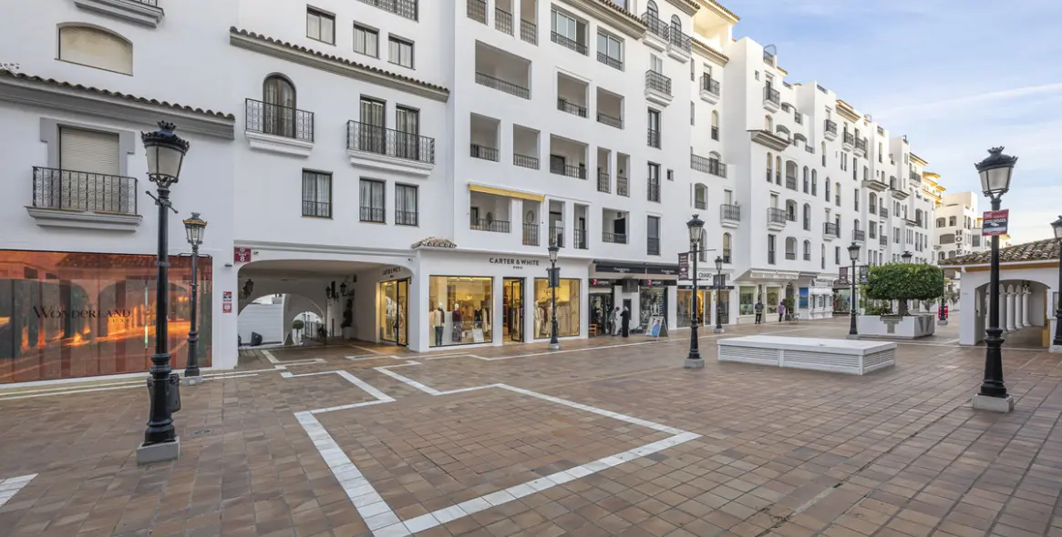 Venta de ático en Puerto Banús 56