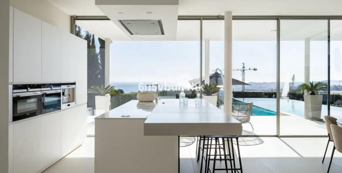 Sale of detached villa in Benalmadena 9