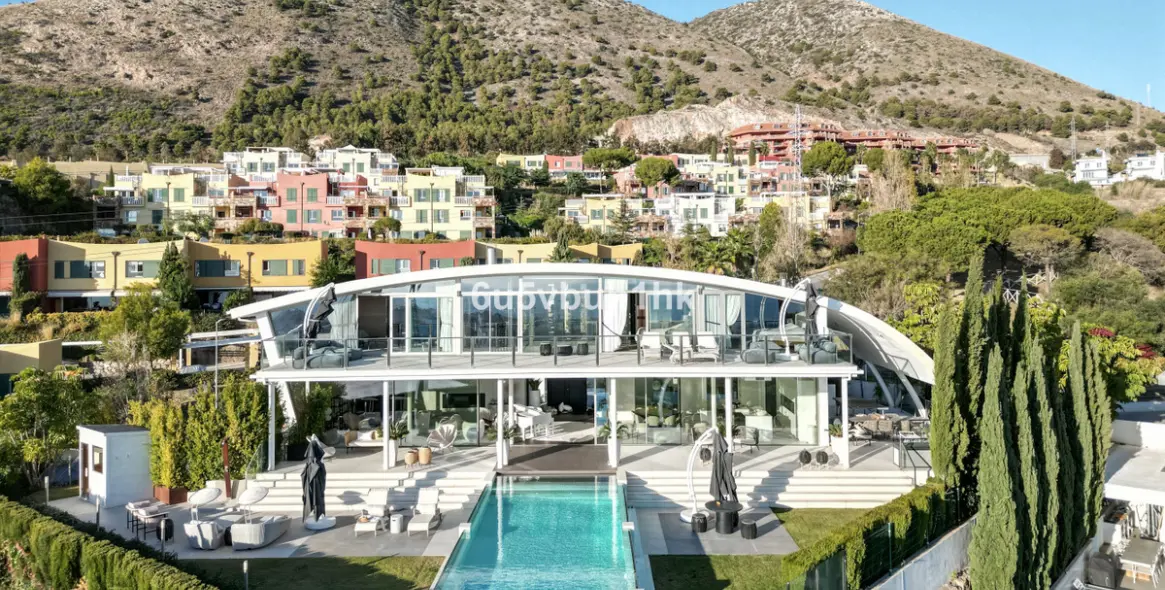 Sale of detached villa in Benalmadena 16