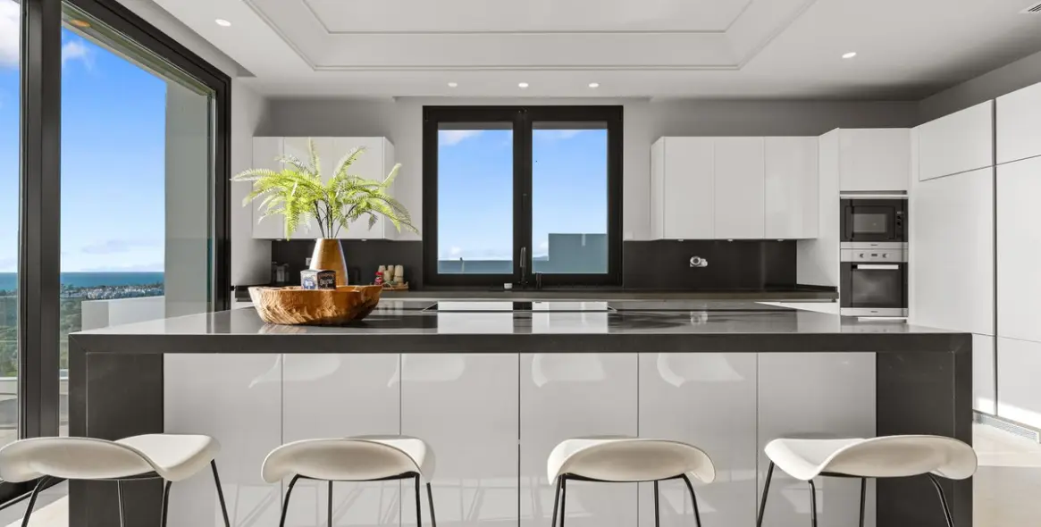 Продажа  отдельно стоящей виллы в El Paraiso 9