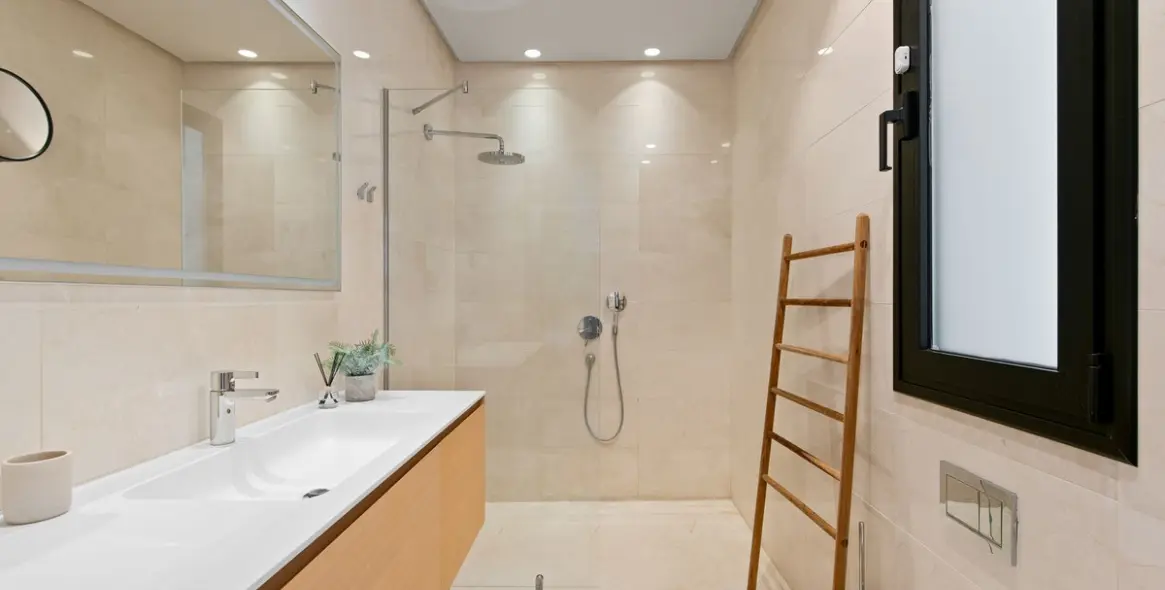 Продажа  отдельно стоящей виллы в El Paraiso 16