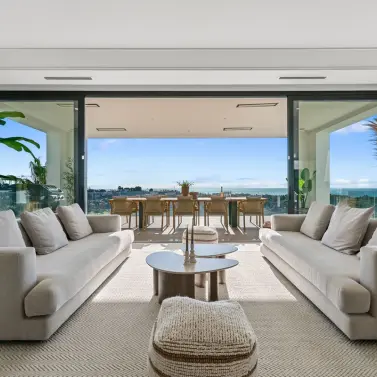 Sale of detached villa in El Paraiso