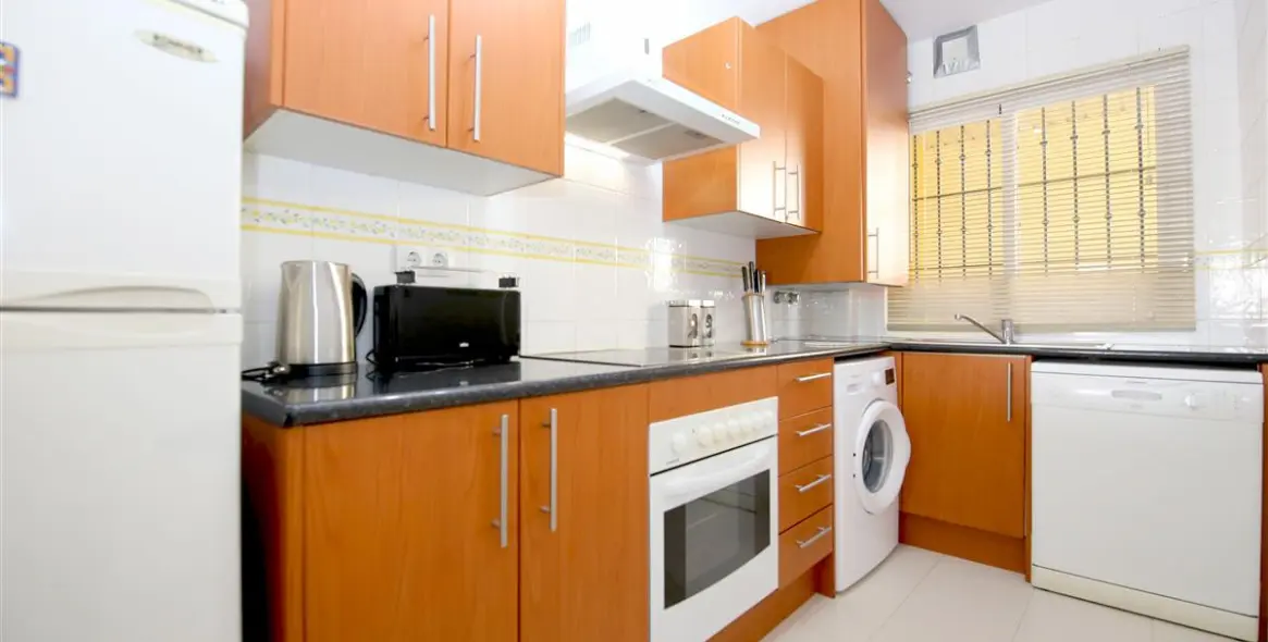 Краткосрочная аренда апартаментов на среднем этаже в Estepona 6