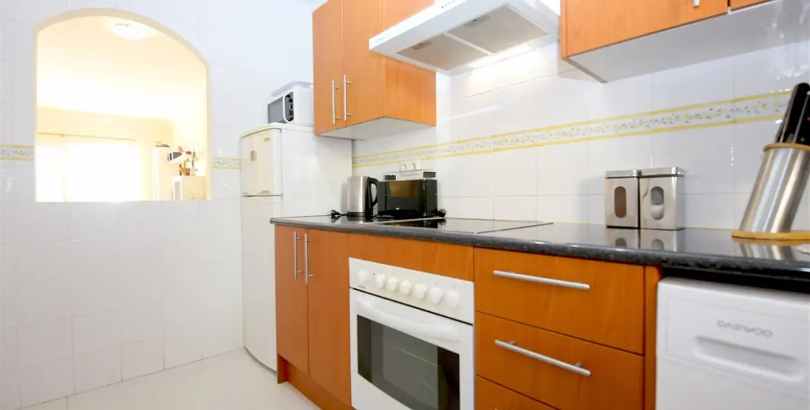 Краткосрочная аренда апартаментов на среднем этаже в Estepona 7