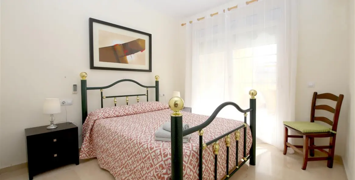 Краткосрочная аренда апартаментов на среднем этаже в Estepona 10