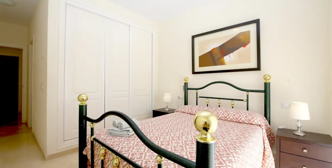 Краткосрочная аренда апартаментов на среднем этаже в Estepona 11