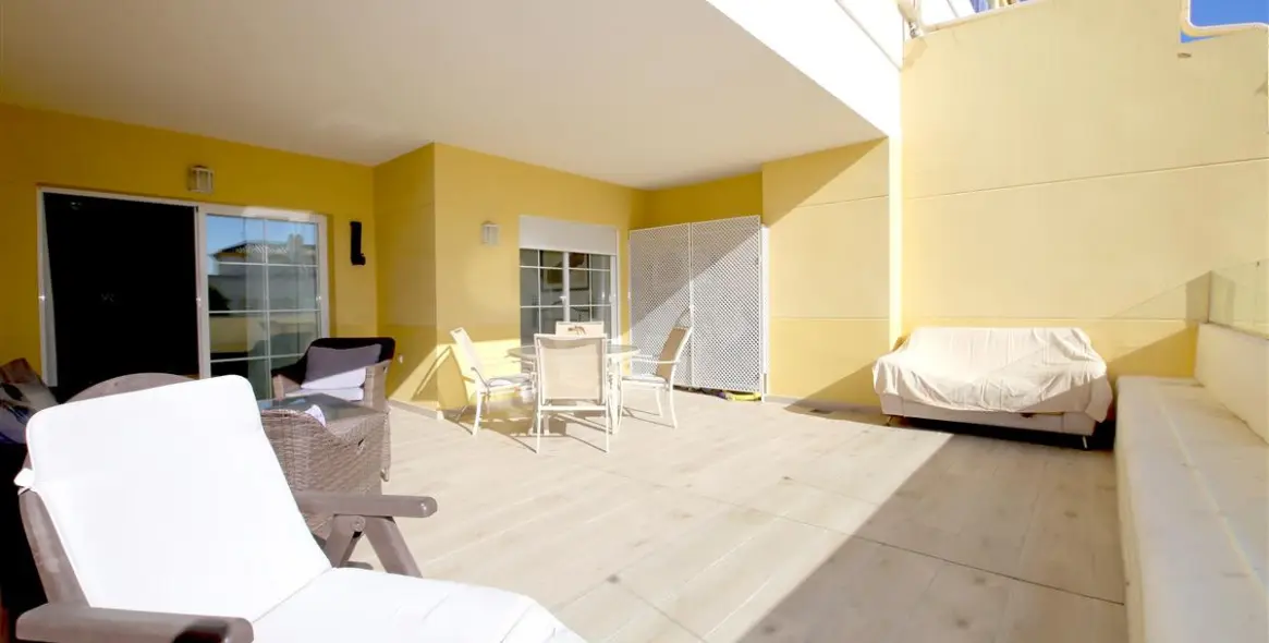 Краткосрочная аренда апартаментов на среднем этаже в Estepona 20