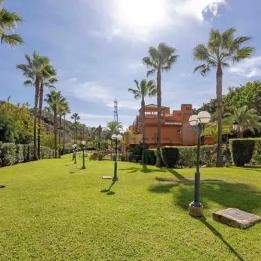 Long-term rent of middle floor apartment in Reserva de Marbella
