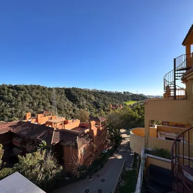 Long-term rent of middle floor apartment in Reserva de Marbella