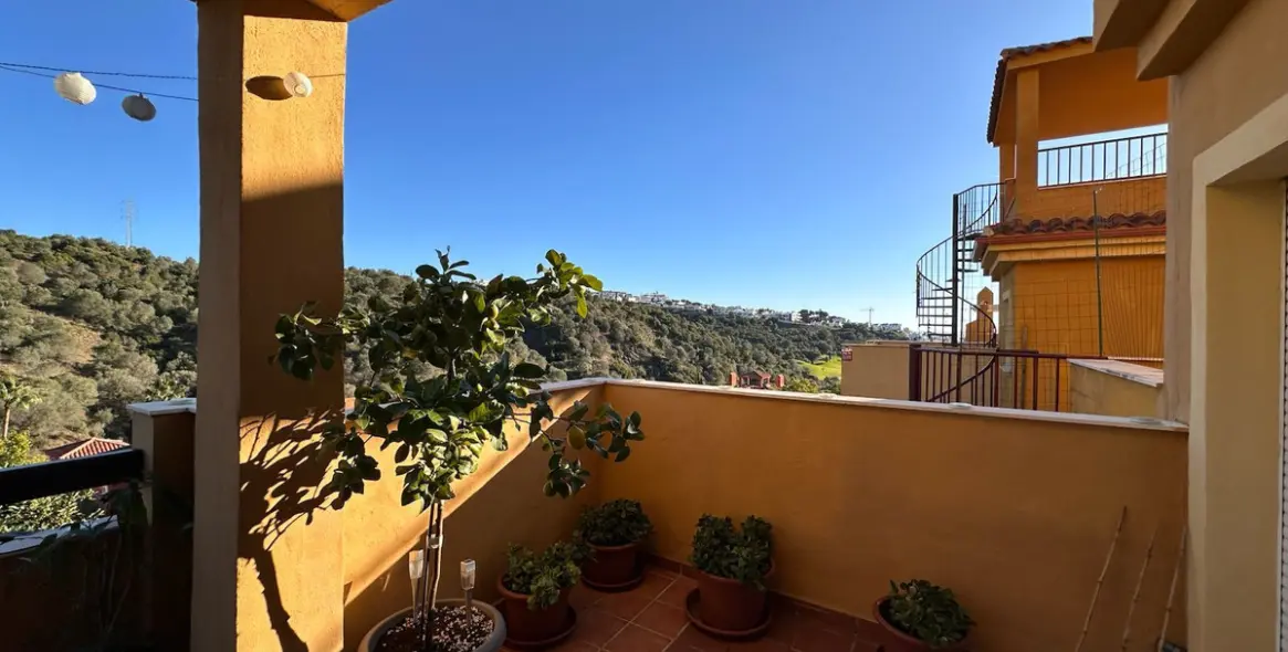 Long-term rent of middle floor apartment in Reserva de Marbella 6