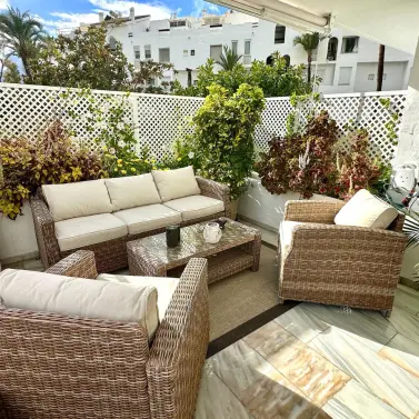 Долгосрочная аренда апартаментов на среднем этаже в Puerto Banús