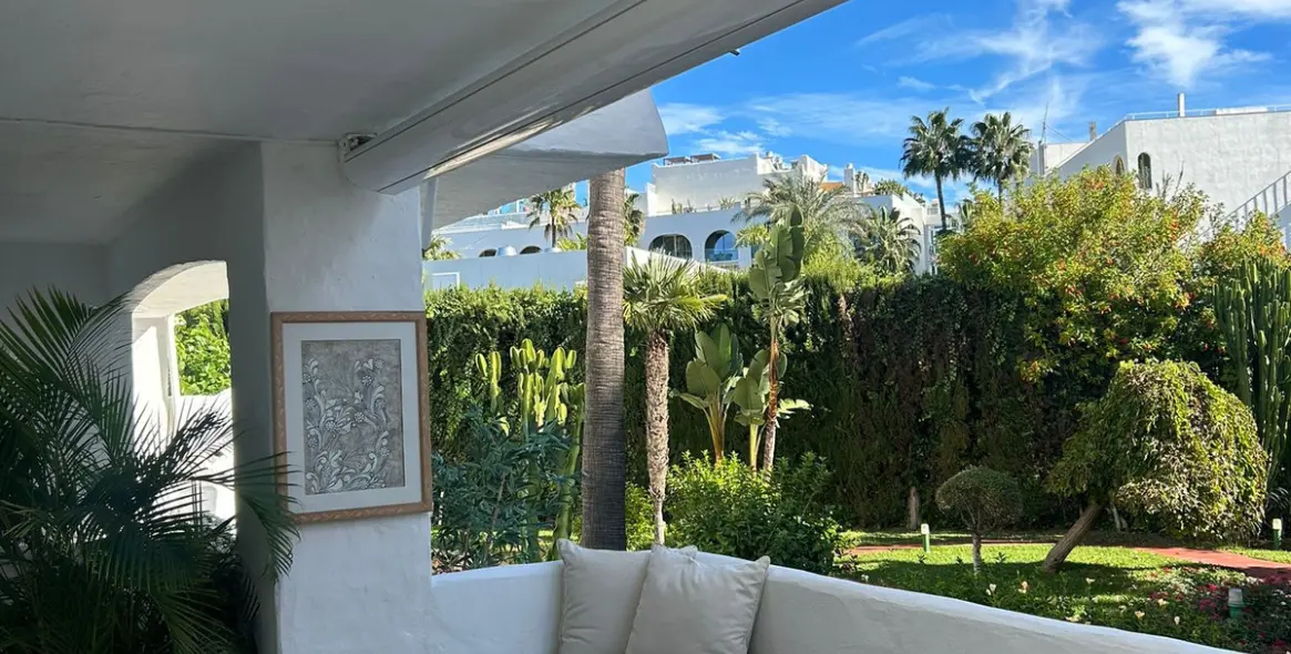 Долгосрочная аренда апартаментов на среднем этаже в Puerto Banús 8